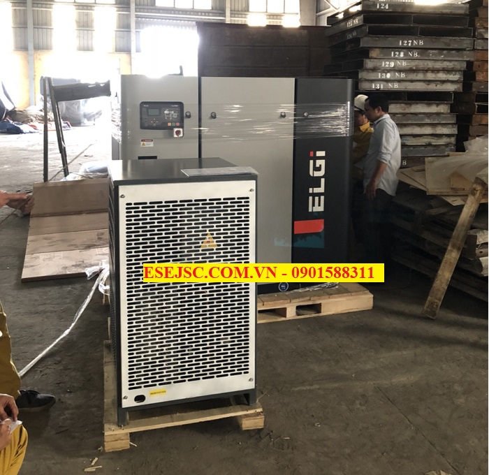 Giao hàng máy nén khí và máy sấy khí ELGI 30KW cho nhà máy